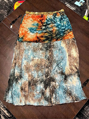 Uno Core Abstract Maxi Skirt Blue & Orange Size Medium